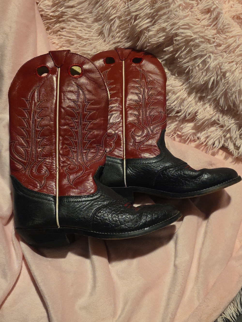 Laredo Two-Tone Red and Black Western Heeled Boots